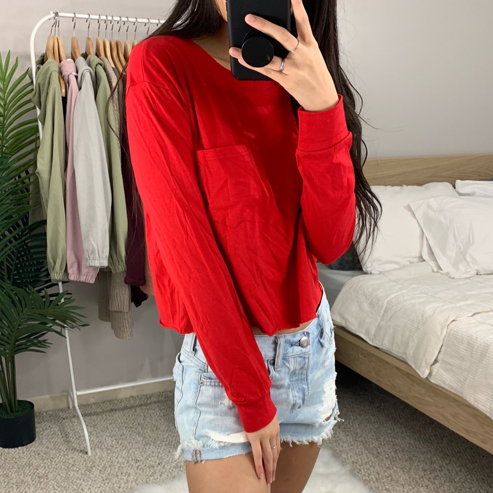 🆕Gretchen - Red Cropped Long Sleeve - Picture 3 of 3